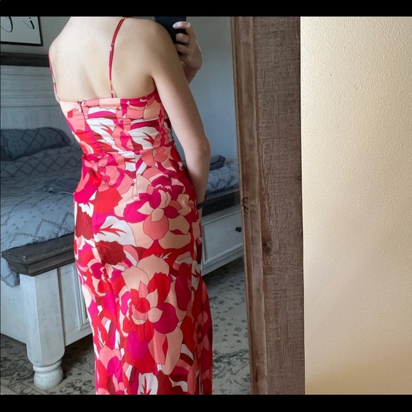 Hello Molly Floral Dress - Picture 4 of 9